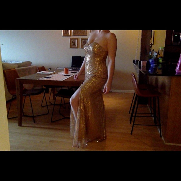 Fabuluxe gold sequin gown/evening dress - Picture 3 of 4